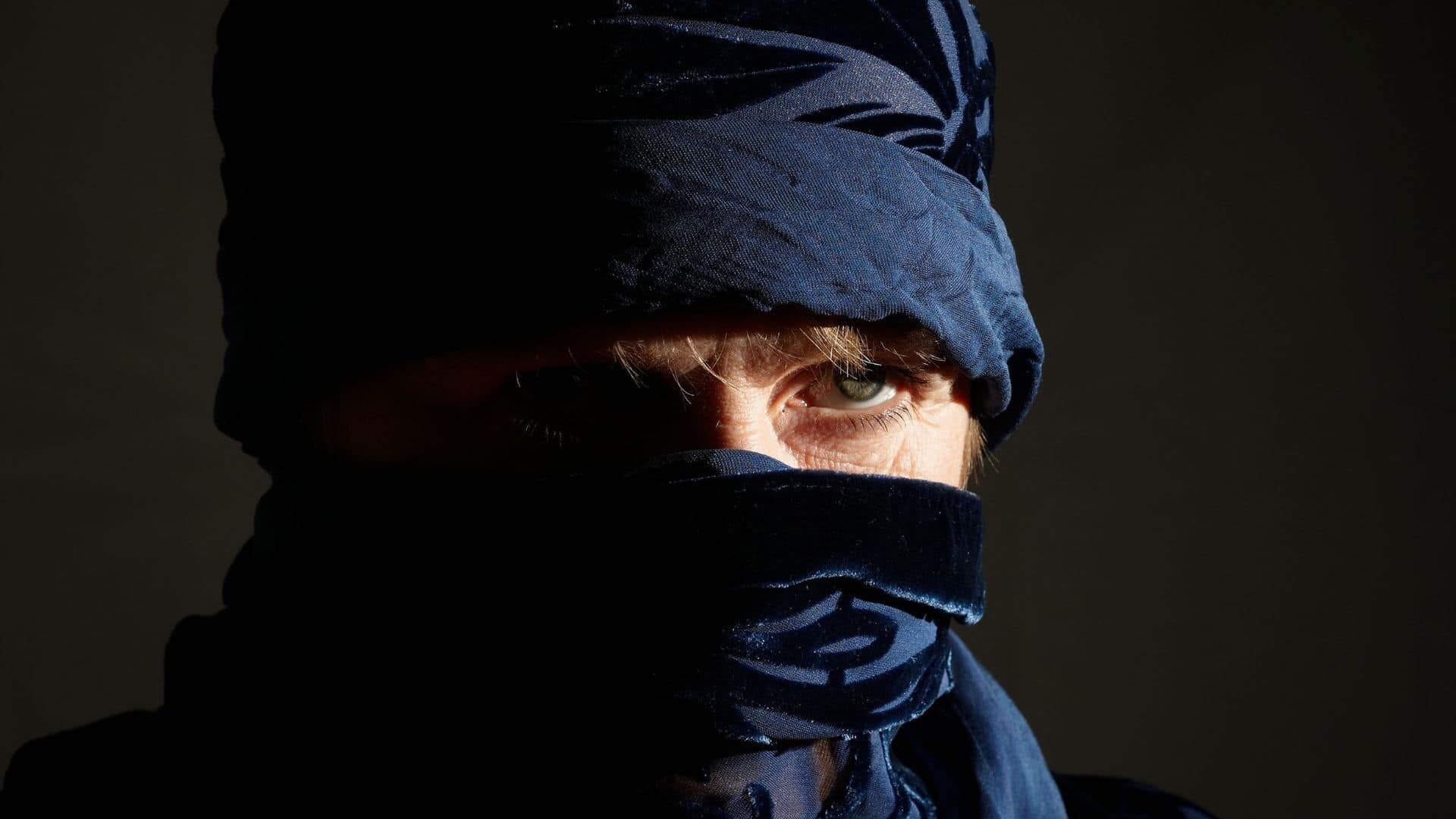 talibowie nakazuja kobietom nakrycia od stop do glow 3